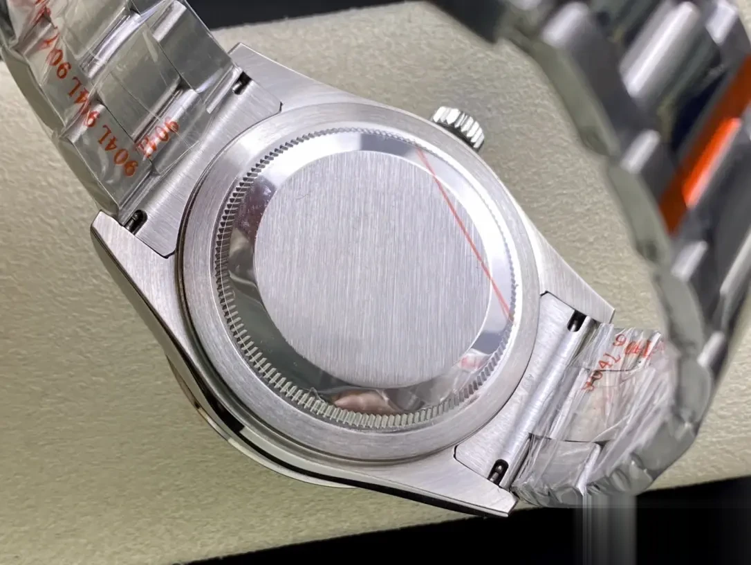 Sky-Dweller 326938 superclone — lume shot