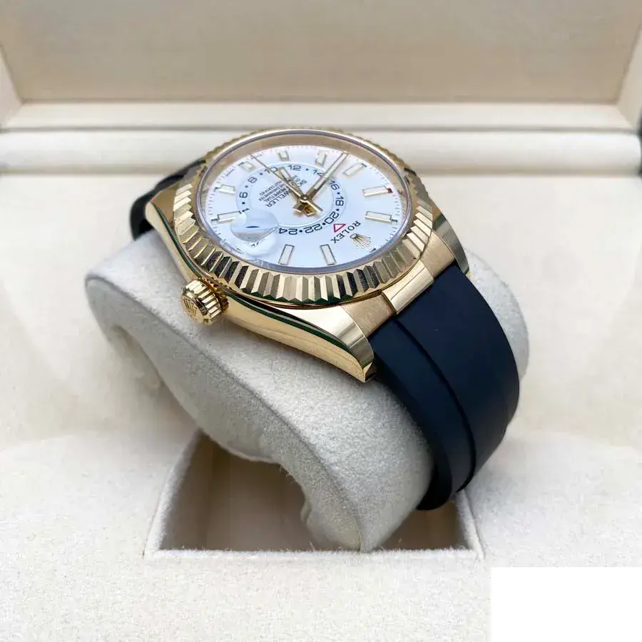 Sky-Dweller 336238 eta clone intense white dial — caseback detail