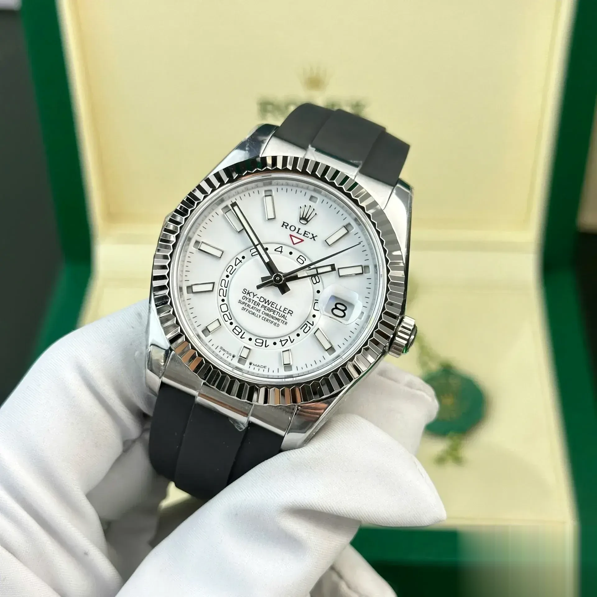 Rolex Sky-Dweller 336239 super clone intense white dial — caseback detail