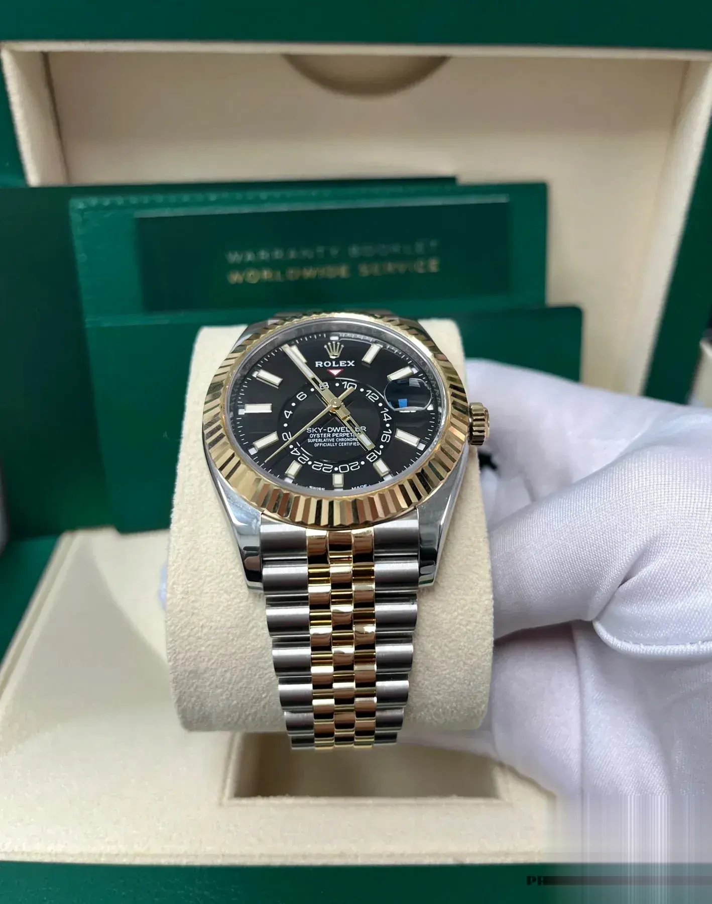 Sky-Dweller 336933 superclone 42mm — dial close-up