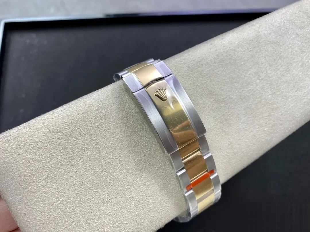 Sky-Dweller 336933 superclone intense white dial — angled view