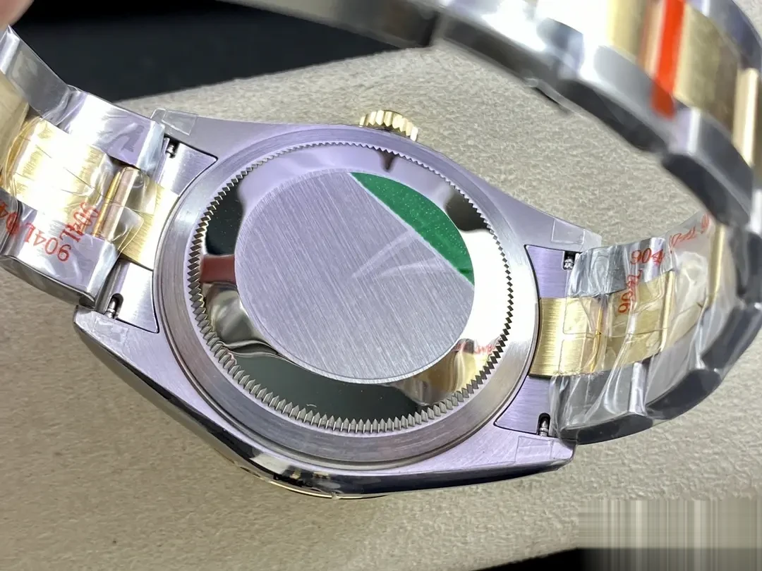 Sky-Dweller 336933 swiss clone — bracelet detail