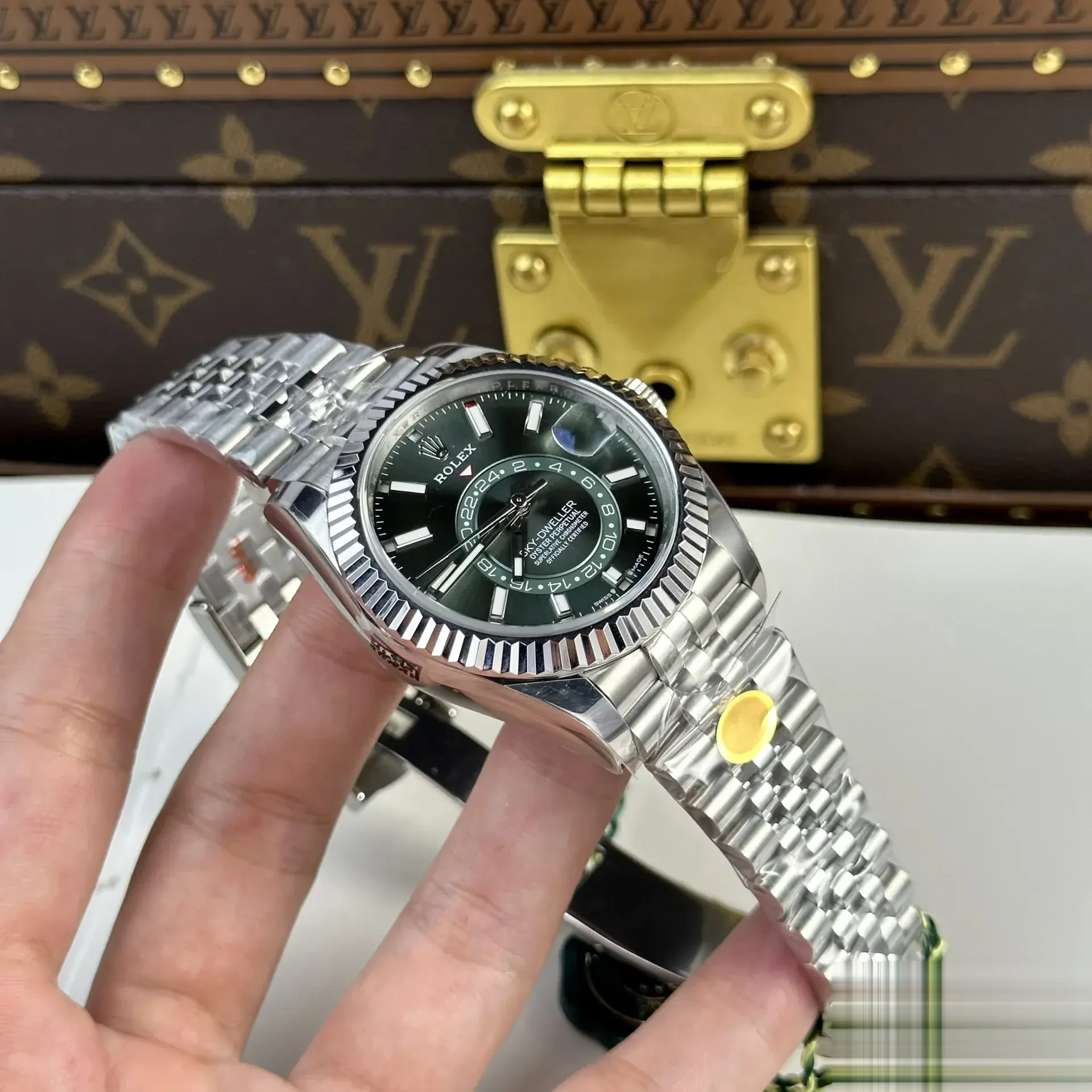 Sky-Dweller 336934 superclone 42mm — dial close-up