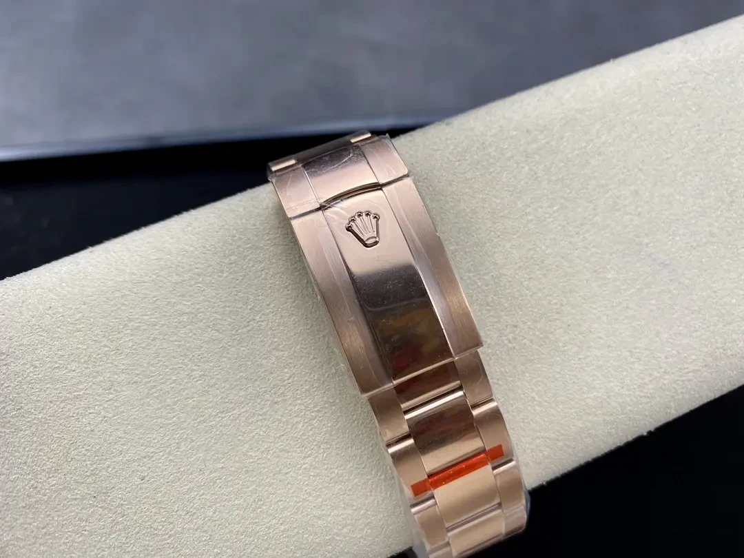 Sky-Dweller 336935 eta clone 42mm — crown and case detail