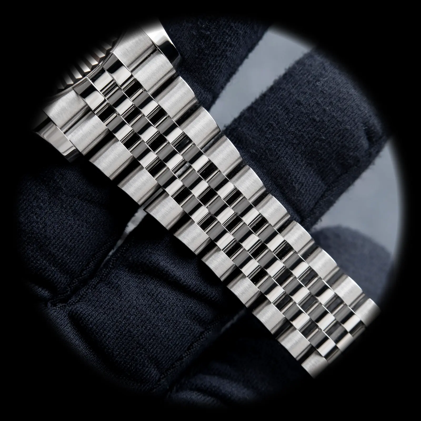 Rolex Sky-Dweller 336934 eta clone bright black dial — caseback detail