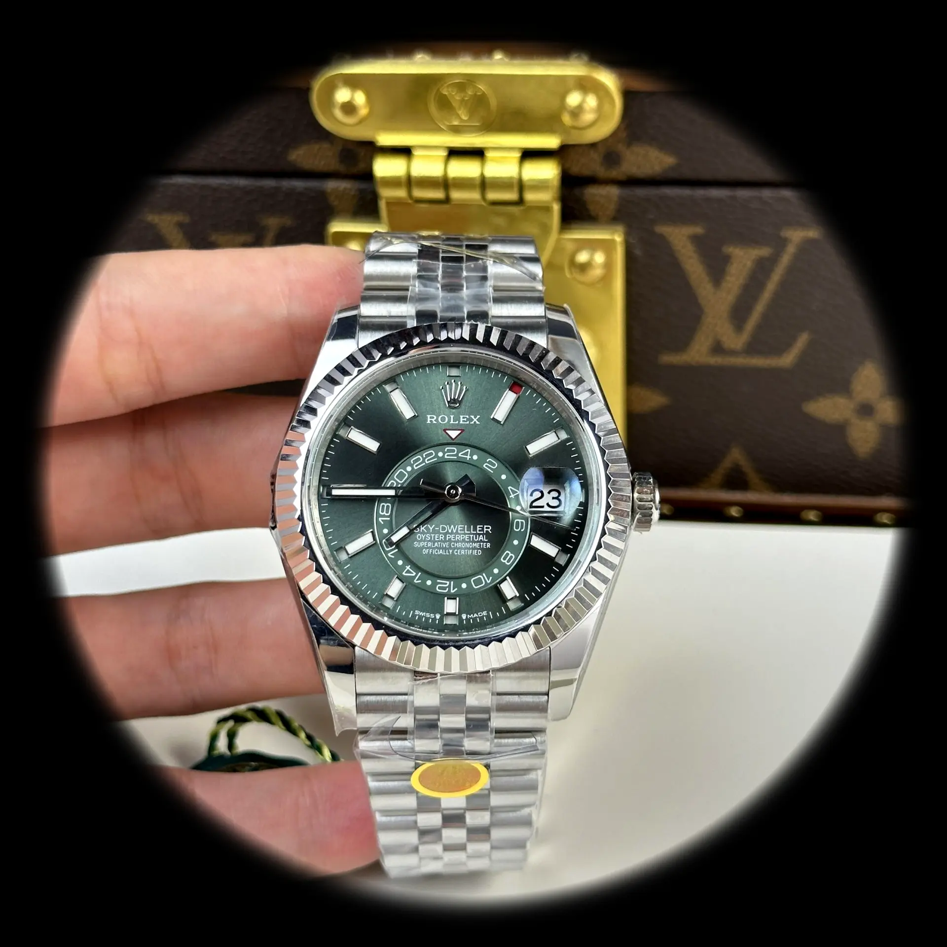 Sky-Dweller 336934 eta clone — side profile