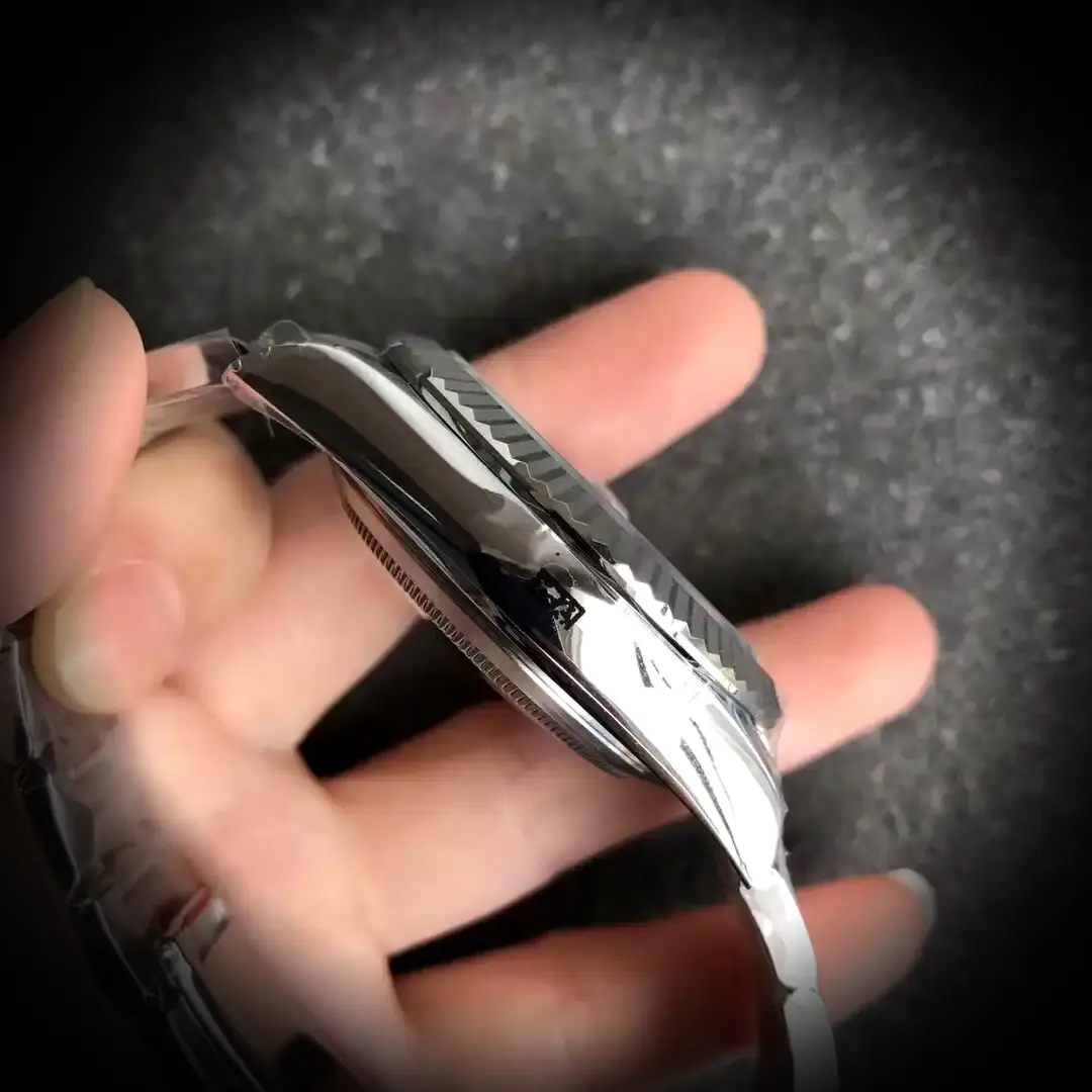 Sky-Dweller 326238 swiss super clone — bracelet detail